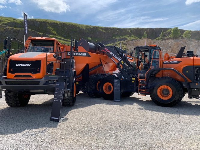 Doosan Demos and Displays New Products at Hillhead 2022